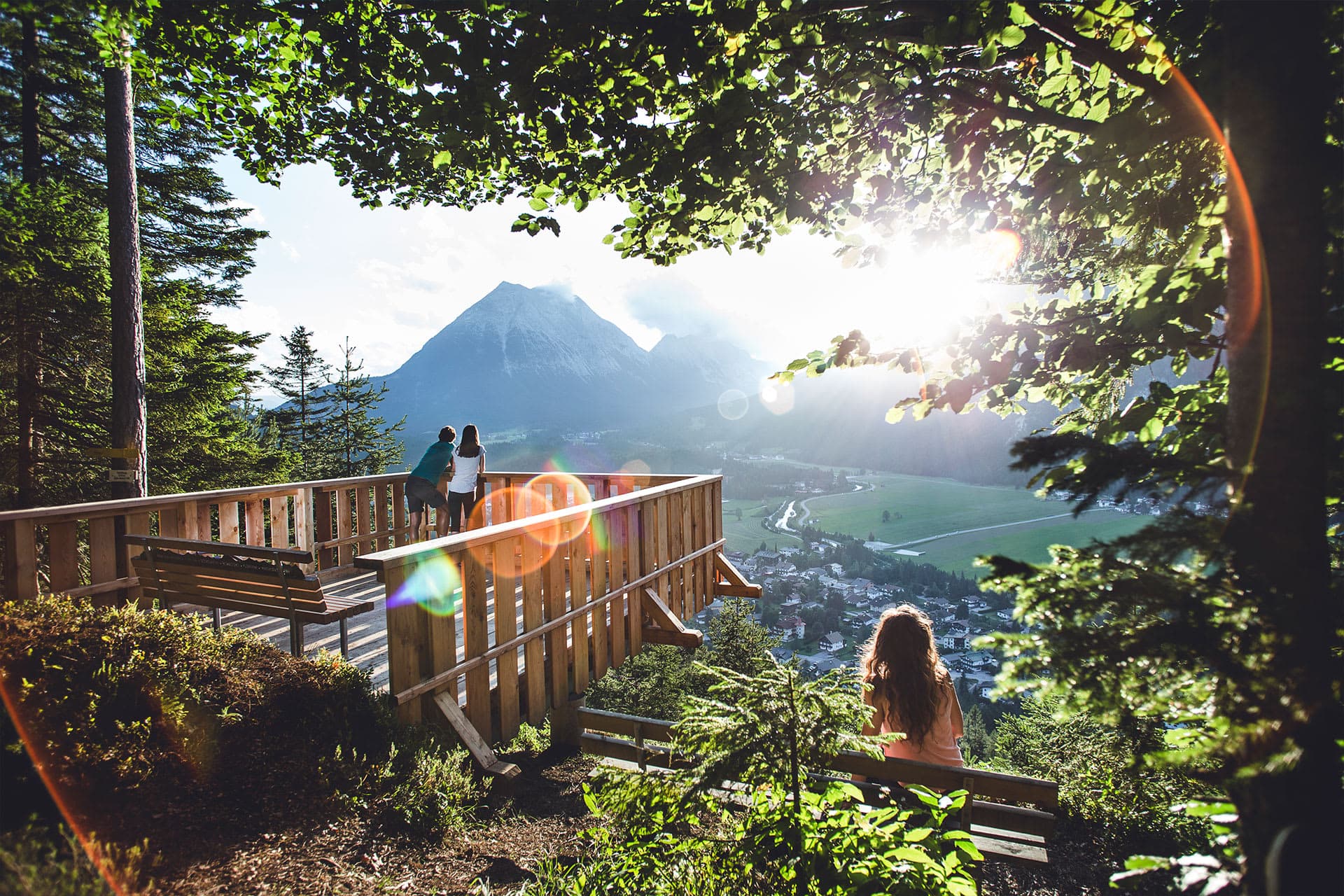 Vitalhotel Kaiserhof — Ansicht mit Bergpanorama